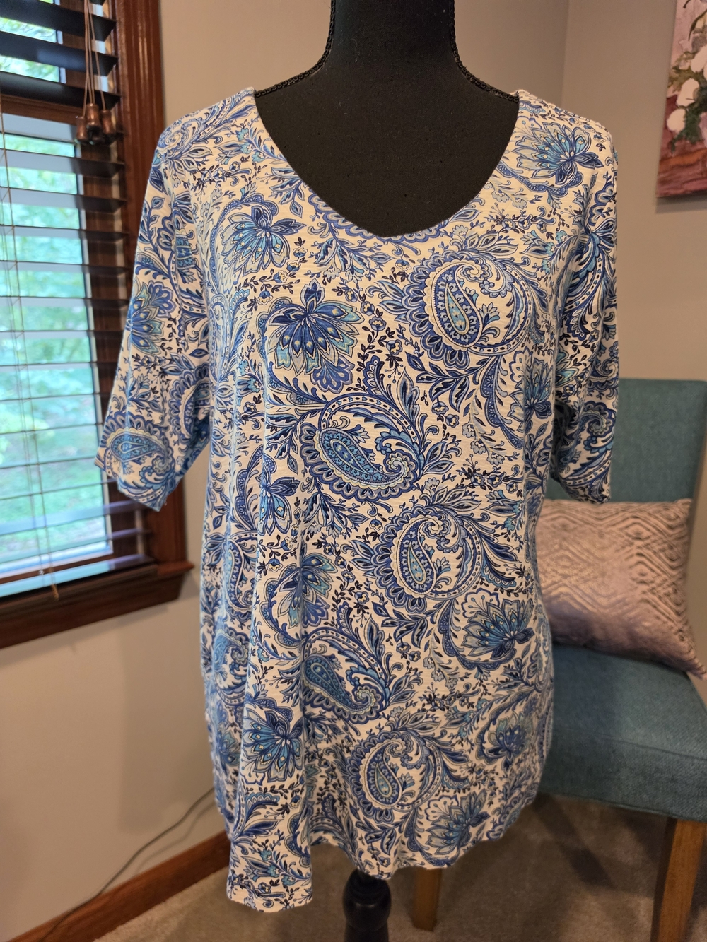 J. Jill 100% PIMA COTTON.  Blue & White Paisley Scoop Neck Tee